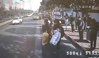 网友爆料可乐事件视频大全,可乐事件视频大全，揭秘惊人真相！